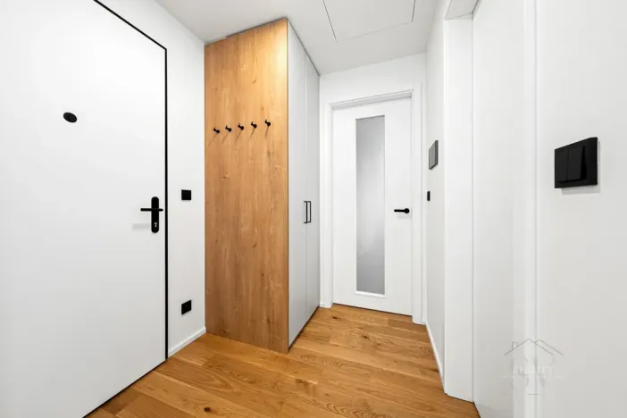 Pronájem bytu 2+kk, Praha - Troja, Pod Hrachovkou, 47 m2