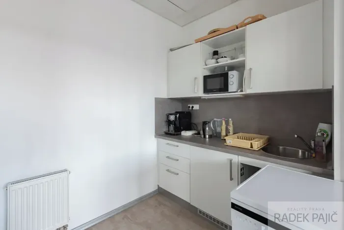 Prodej kanceláře, Brno, Pražákova, 211 m2