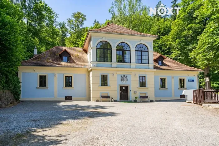 Prodej obchodního prostoru, Český Krumlov, Chvalšinská, 522 m2