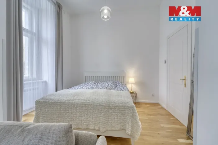 Prodej bytu 1+kk, Praha - Vinohrady, Římská, 35 m2