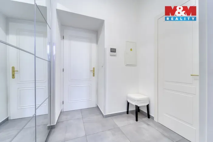 Prodej bytu 1+kk, Praha - Vinohrady, Římská, 35 m2