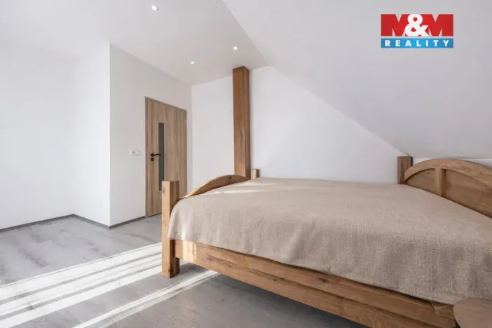 Prodej rodinného domu, Struhařov, V Domcích, 254 m2