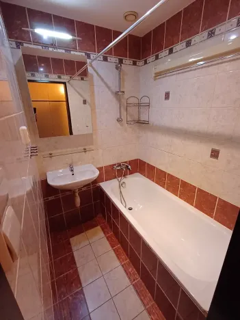 Prodej bytu 2+kk, Praha, Novodvorská, 41 m2