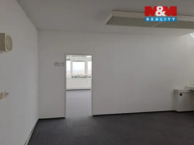 Pronájem kanceláře, Brno - Lesná, Slavíčkova, 30 m2