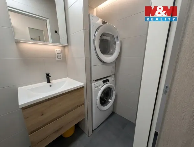 Pronájem bytu 2+1, Strakonice, Bezděkovská, 43 m2