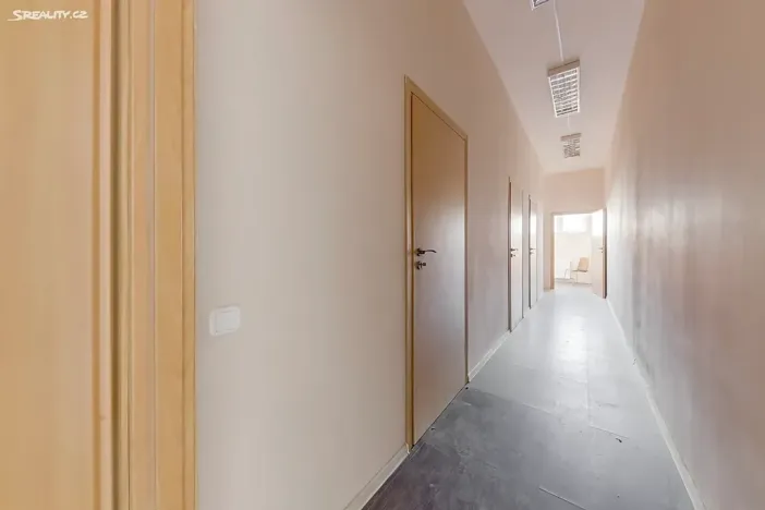 Prodej výrobních prostor, Kladno, Huťská, 1000 m2