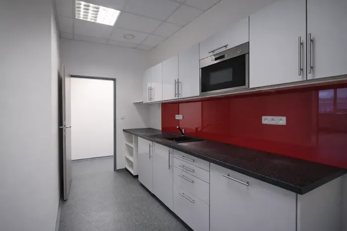 Pronájem kanceláře, Praha - Libeň, Lihovarská, 146 m2