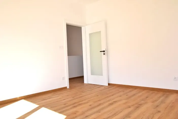 Pronájem rodinného domu, Jenišov, Slunná, 117 m2