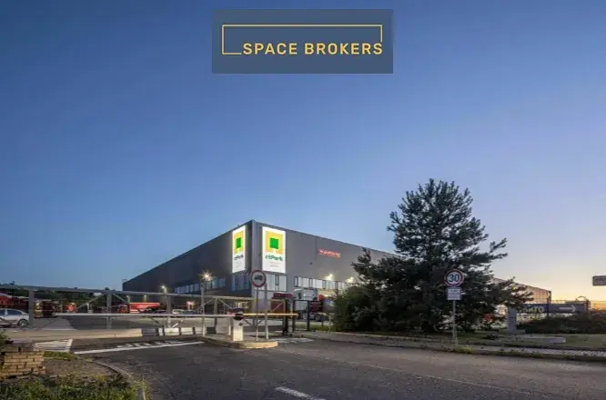 Pronájem skladu, Benátky nad Jizerou, 5000 m2