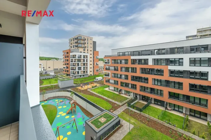 Pronájem bytu 1+kk, Praha - Hloubětín, Poděbradská, 33 m2