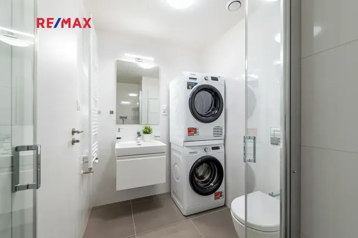 Pronájem bytu 1+kk, Praha - Hloubětín, Poděbradská, 33 m2