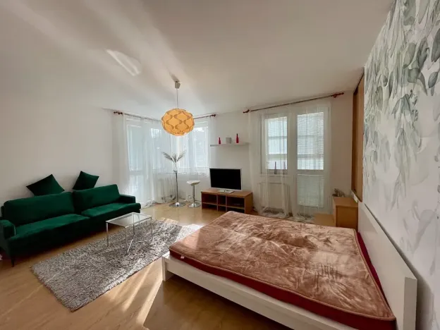 Prodej bytu 1+1, Praha, U plynárny, 37 m2