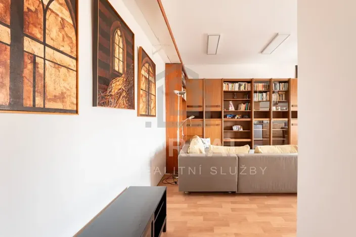 Pronájem bytu 2+kk, Hradec Králové, Veverkova, 53 m2