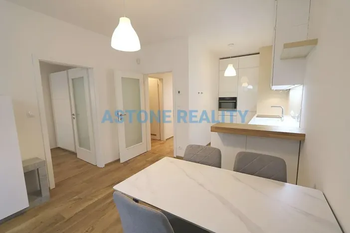 Pronájem bytu 2+kk, Praha - Žižkov, Olšanská, 51 m2