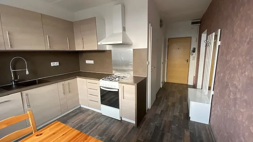 Prodej bytu 1+1, Hradec Králové - Nový Hradec Králové, třída Edvarda Beneše, 40 m2