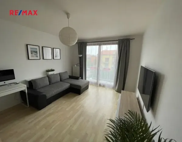 Pronájem bytu 2+kk, Hostivice, B. Němcové, 48 m2