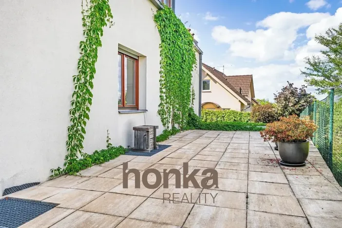 Pronájem rodinného domu, Kosoř, K Lomu, 263 m2