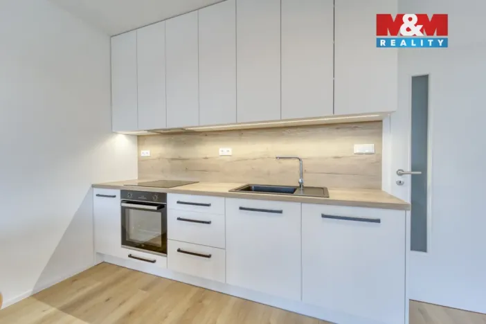 Pronájem bytu 1+kk, Plzeň - Skvrňany, Františka Kováříka, 46 m2