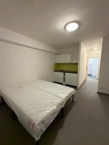 Pronájem bytu 1+kk, Praha - Radotín, Vrážská, 25 m2