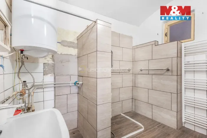 Prodej rodinného domu, Spomyšl, 350 m2