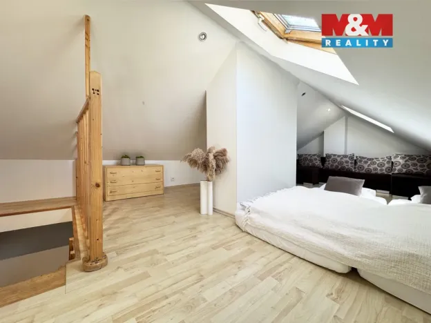 Prodej bytu 3+1, Karlovy Vary, Škroupova, 96 m2