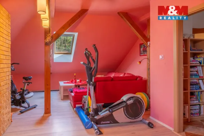 Prodej rodinného domu, Hajany, 285 m2