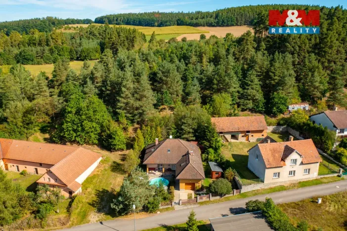 Prodej rodinného domu, Hajany, 285 m2