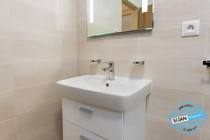 Pronájem bytu 2+1, Opava, Krnovská, 39 m2