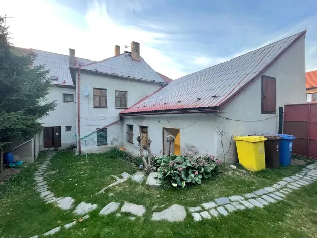 Prodej obchodního prostoru, Mladá Vožice, Husovo náměstí, 264 m2