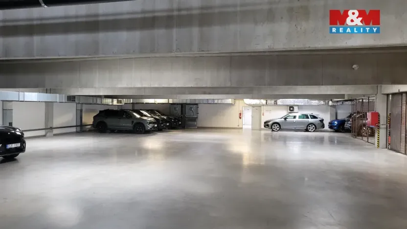 Pronájem garáže, Nupaky, Komerční, 420 m2