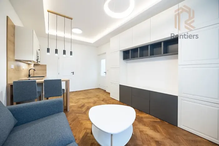 Pronájem bytu 1+kk, Praha - Střešovice, Myslbekova, 30 m2