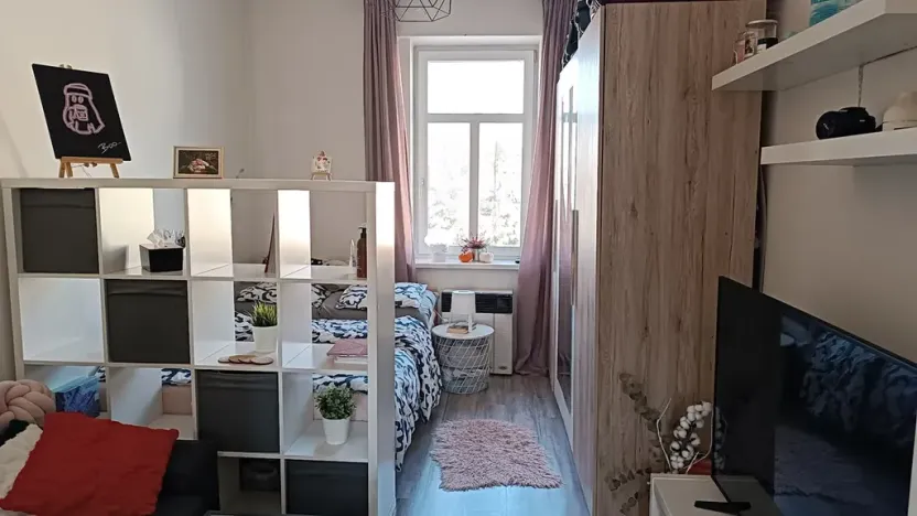 Pronájem bytu 1+1, Praha - Kobylisy, Bořanovická, 32 m2