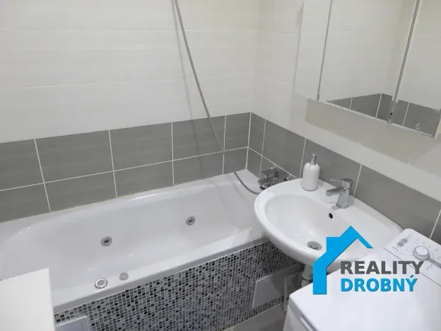 Pronájem bytu 2+1, Děčín, Kosmonautů, 63 m2