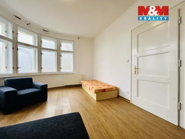 Pronájem bytu 1+1, Klatovy - Klatovy II, Masarykova, 54 m2