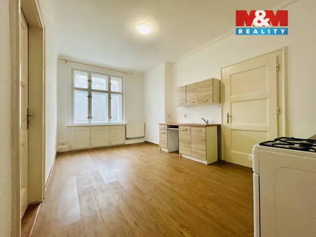 Pronájem bytu 1+1, Klatovy - Klatovy II, Masarykova, 54 m2