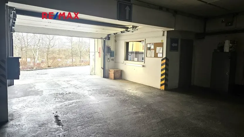 Pronájem garážového stání, Praha - Stodůlky, Volutová, 13 m2