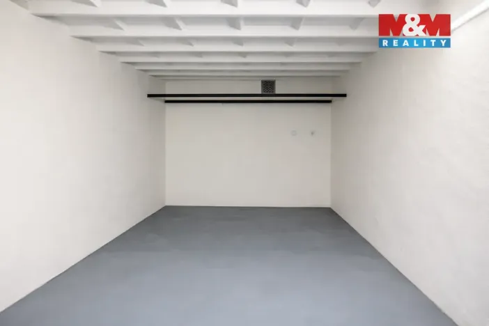 Pronájem garáže, Pardubice - Zelené Předměstí, 18 m2