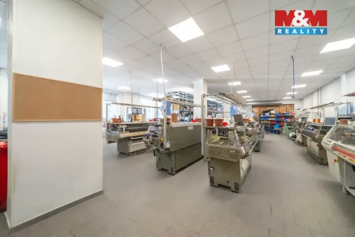 Pronájem kanceláře, Plzeň, Božkovské náměstí, 1021 m2