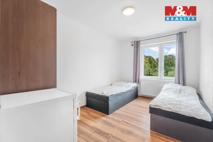 Prodej činžovního domu, Milovice, Topolová, 3337 m2