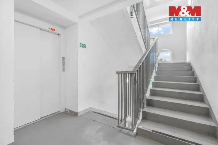 Prodej činžovního domu, Milovice, Topolová, 3337 m2