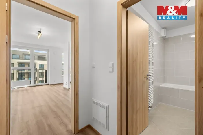 Pronájem bytu 1+kk, Kralupy nad Vltavou, Nádražní, 37 m2