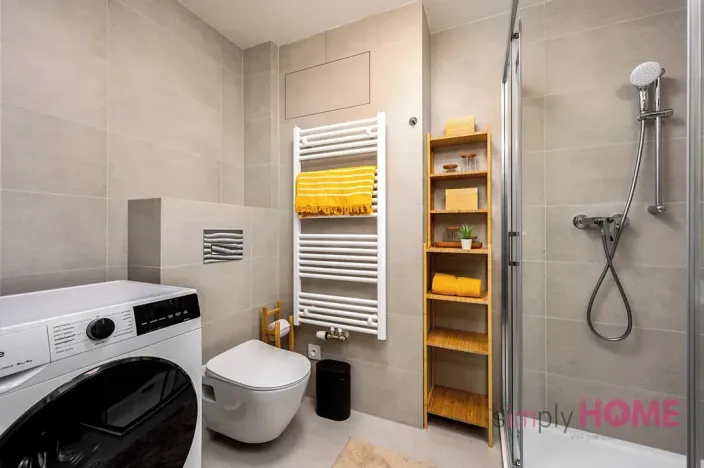 Pronájem bytu 1+kk, Praha - Holešovice, V háji, 37 m2