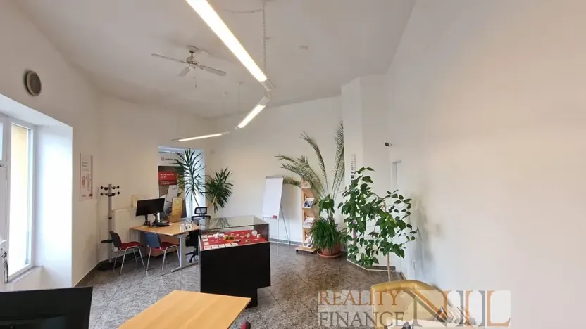 Pronájem obchodního prostoru, Plzeň, Na Roudné, 76 m2