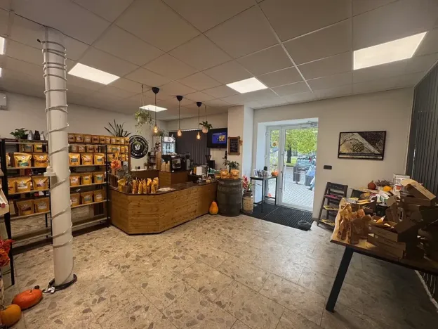 Pronájem obchodního prostoru, Hulín, nám. Míru, 141 m2