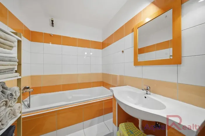 Prodej bytu 3+kk, Ostrov, Vančurova, 70 m2