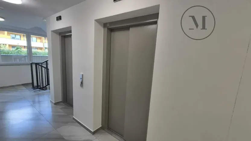 Pronájem bytu 2+kk, České Budějovice, Branišovská, 57 m2