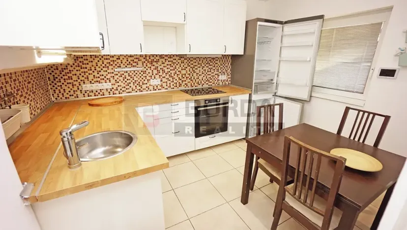 Pronájem rodinného domu, Neratovice, 246 m2