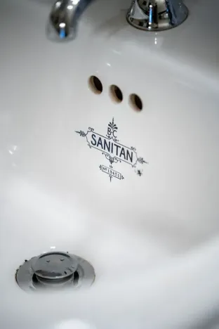 Pronájem bytu 3+1, Praha - Malá Strana, U lužického semináře, 111 m2