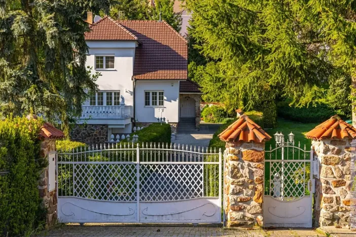 Prodej rodinného domu, Družec, V Zátiší, 289 m2