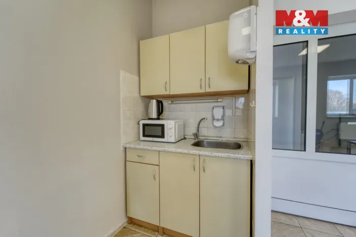 Pronájem obchodního prostoru, Klatovy - Klatovy II, Koldinova, 64 m2